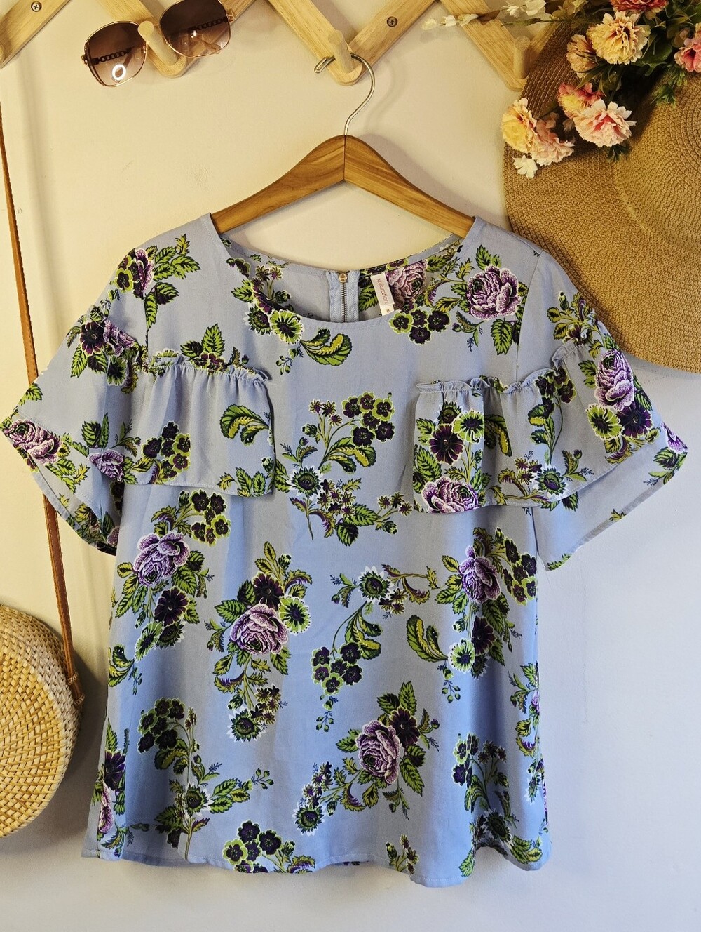 Xhilaration Light Blue Floral Ruffle Short Sleeve Blouse